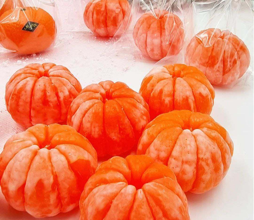 Mandarin shaklidagi sovun — realistik sitrus dekor