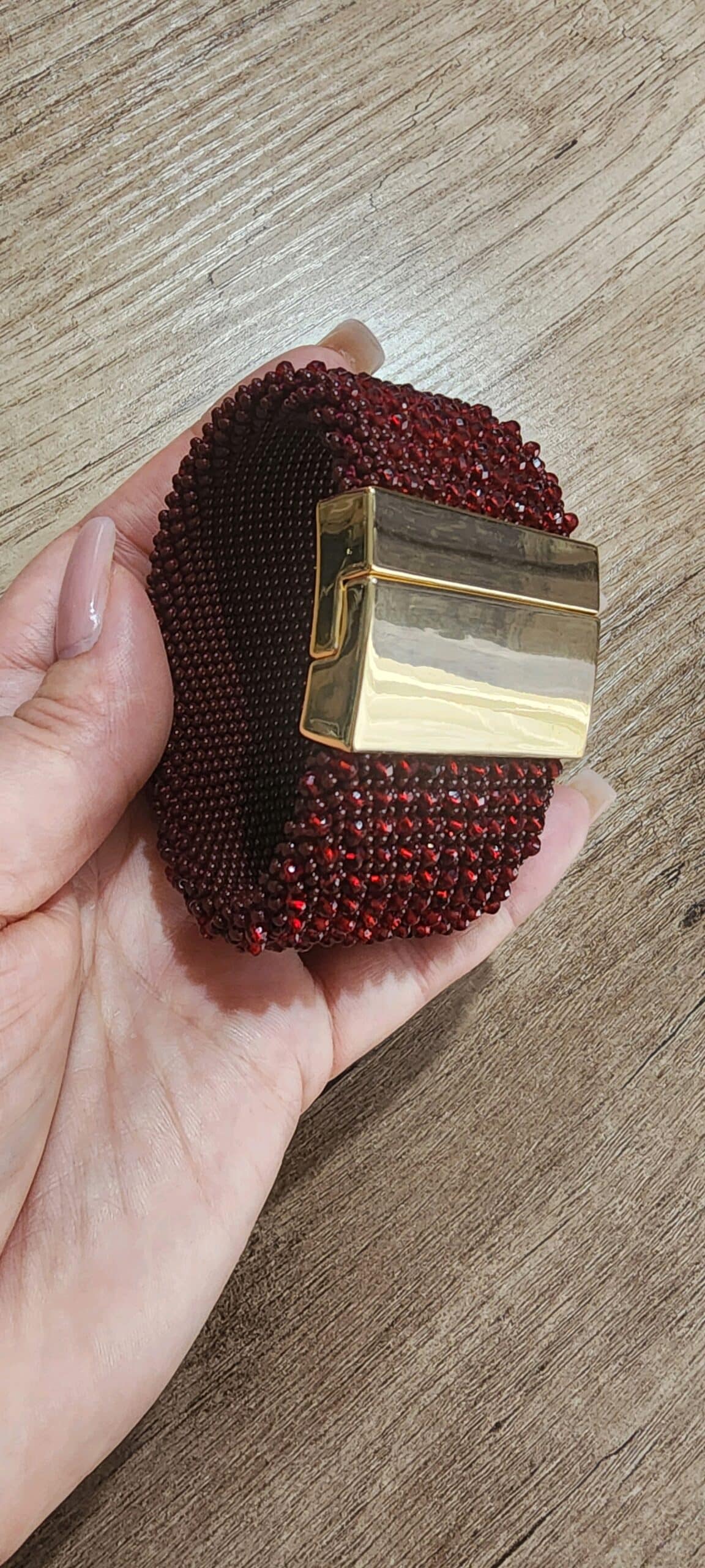 Гранатовый браслет из бисера и кристалов — изображение 2