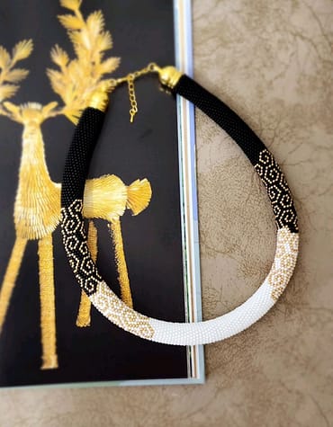 Czech bead necklace "Ajur"