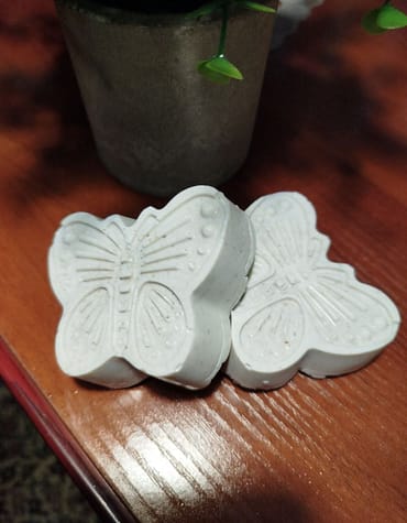 Handmade Oatmeal Soap – Natural & Vitamin-Enriched